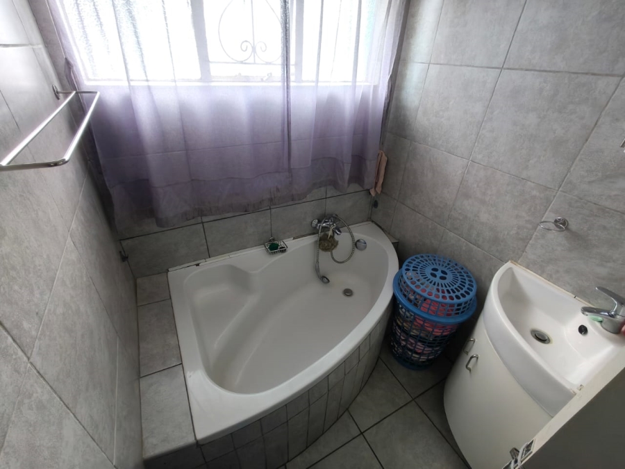 4 Bedroom Property for Sale in Protea Park North West